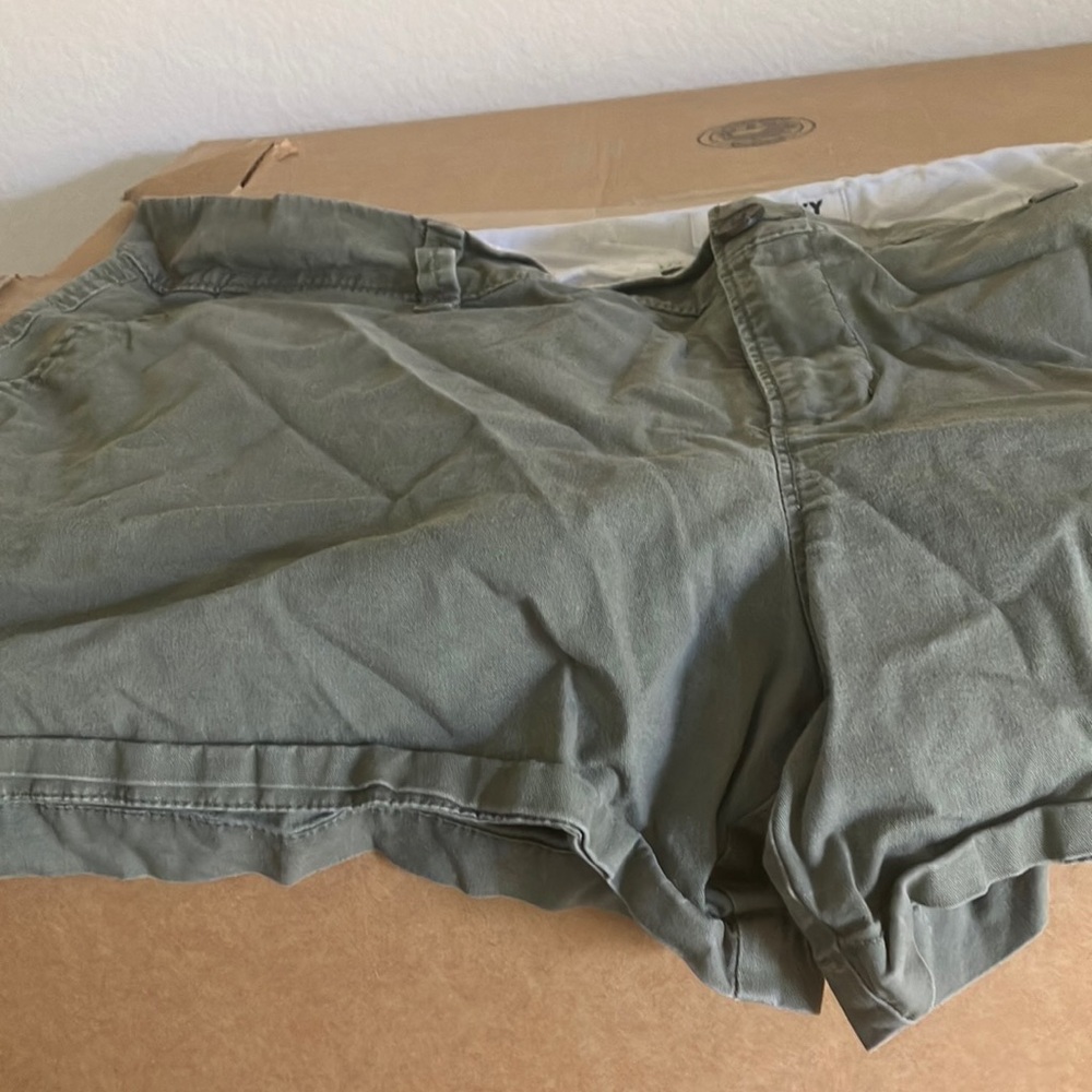 FINAL MARKDOWN Old navy short shorts 14